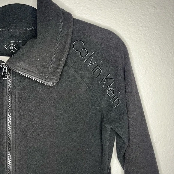 Calvin Klein Black Fleece Jacket 🖤✨ (Size S) - Picture 2 of 5